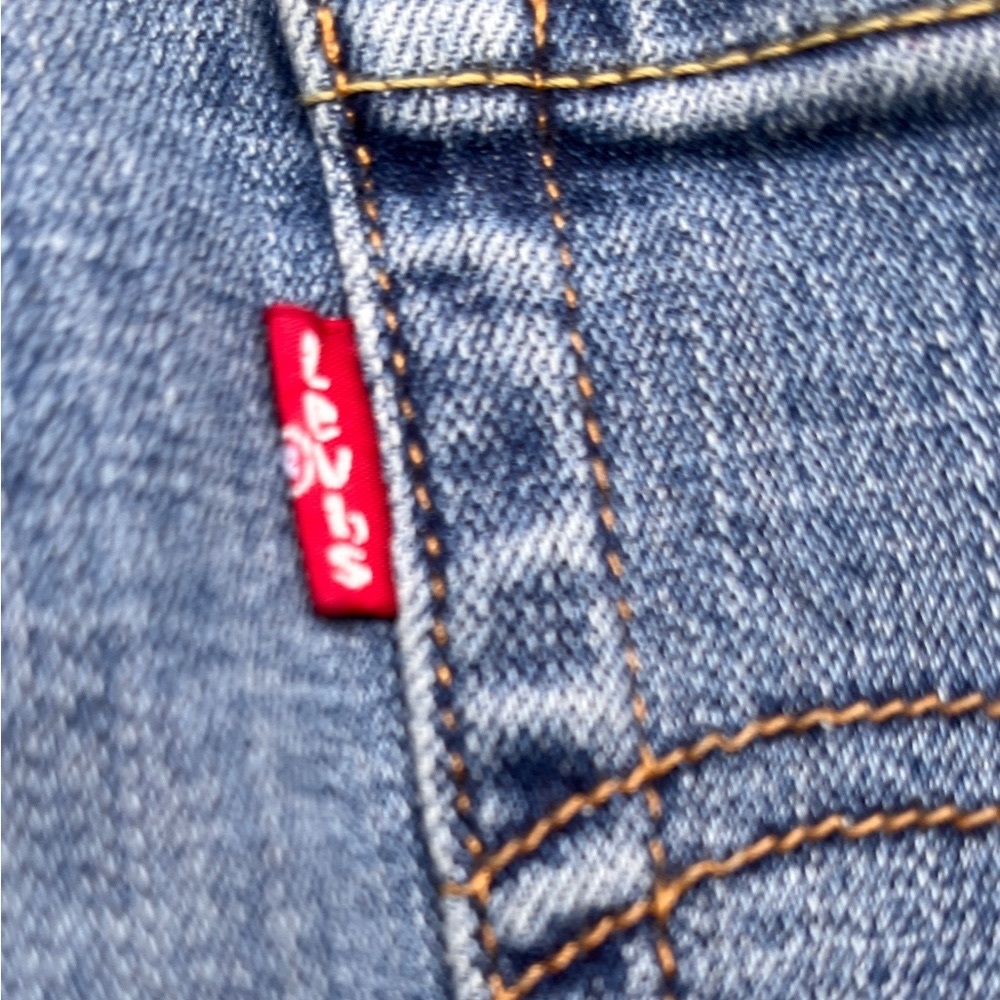 Cute & Comfy! LEVI’S  (EUC, Size Waist 29) Boyfriend Jeans